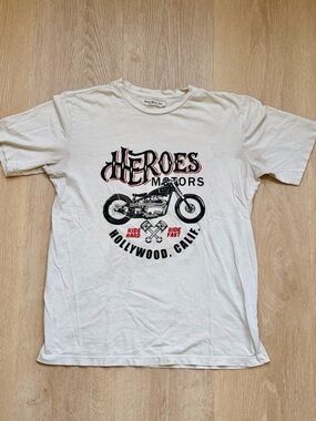 Hero’s motors beige Tee